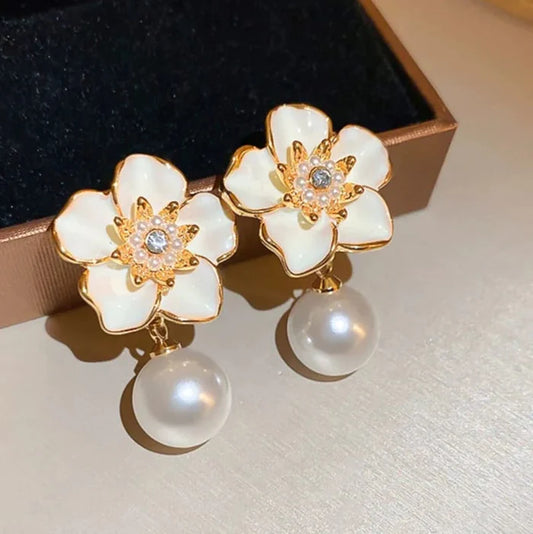 White Flower Pearl Earrings