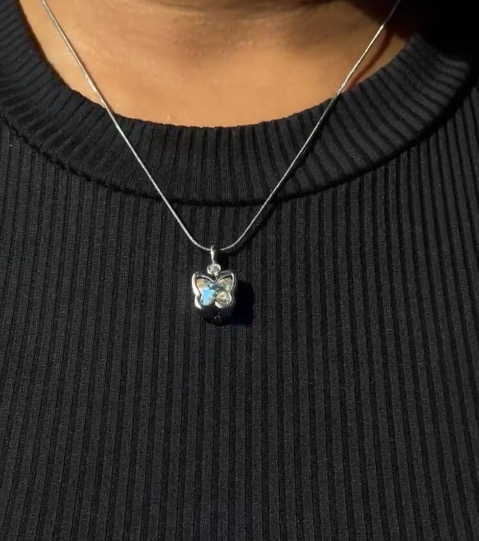 Eternal Crystal Pendant –Color Changing Magic