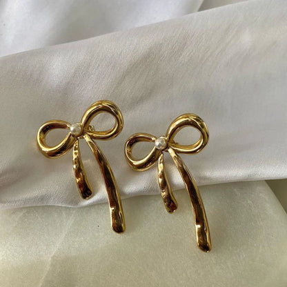 Golden Girlie Bow Earring